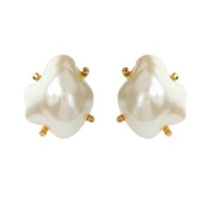 Pearl stud earrings M123